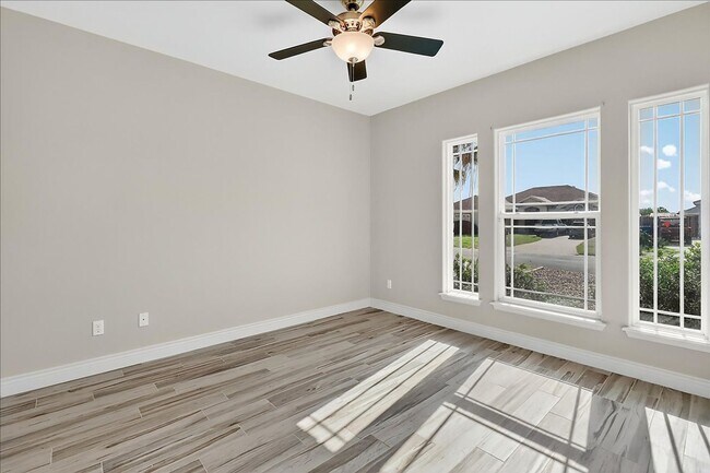 Building Photo - 15229 Barataria Dr