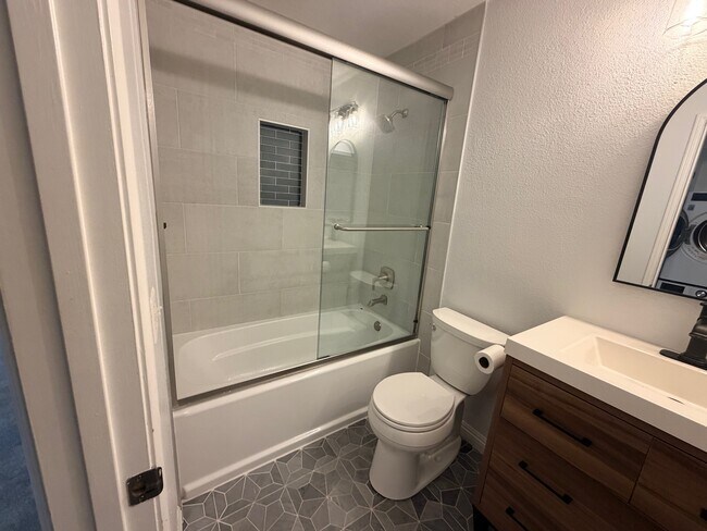 Building Photo - 1780 S El Camino Real