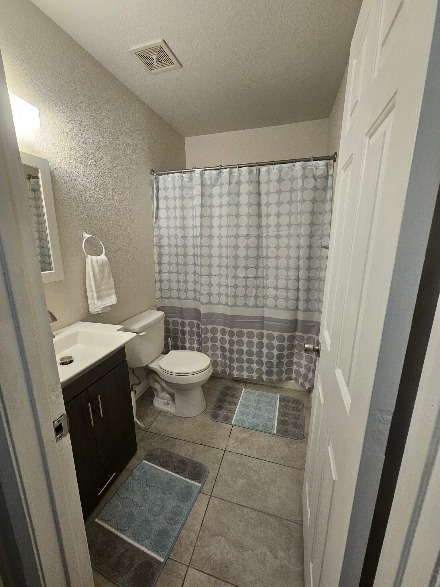 Building Photo - 1454 Santa Anita Dr