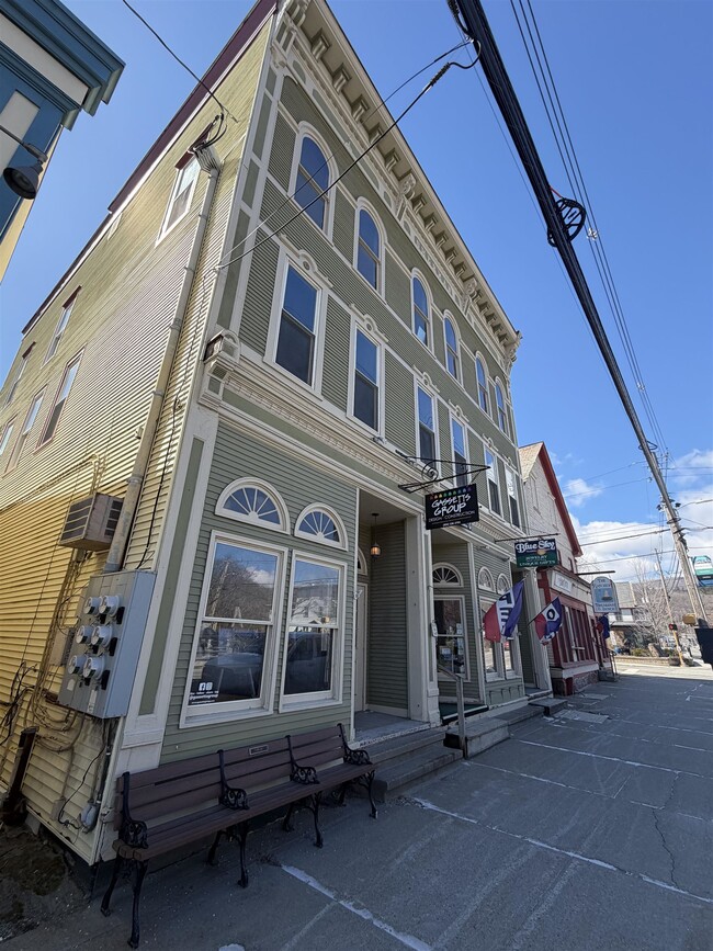 Building Photo - 158 Main St