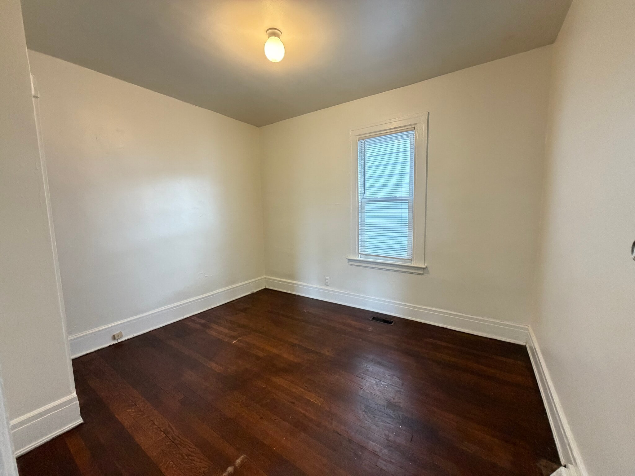 Building Photo - 3214 Holbrook St