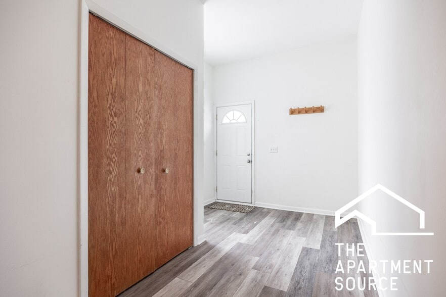 Building Photo - 1844 W Henderson St