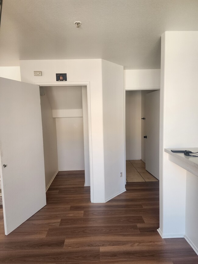 Building Photo - 1050 Harbor Heights Dr