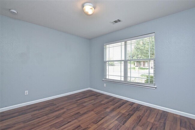 Building Photo - 18612 Great Falls Dr