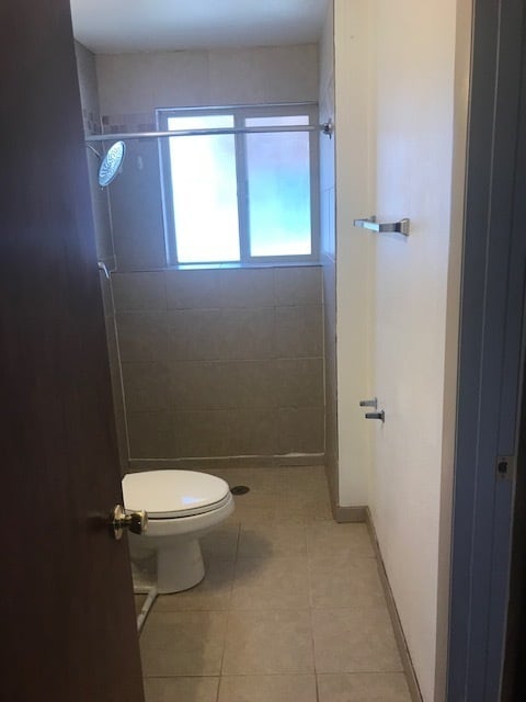 Building Photo - Cute Bi-Level 3 Bed/2 Bath Home!