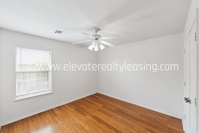 Building Photo - 1305 W Quincy St