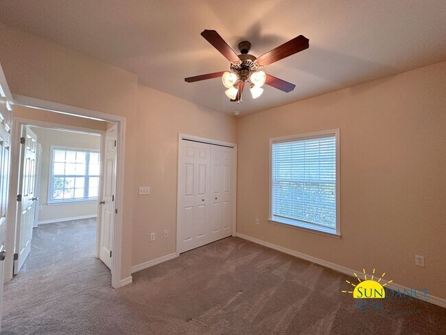Building Photo - Stunning  3 Bedroom Townhouse in Fort Walton
