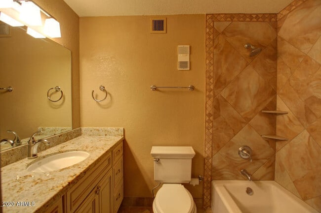 Building Photo - 5669 N 78th Way