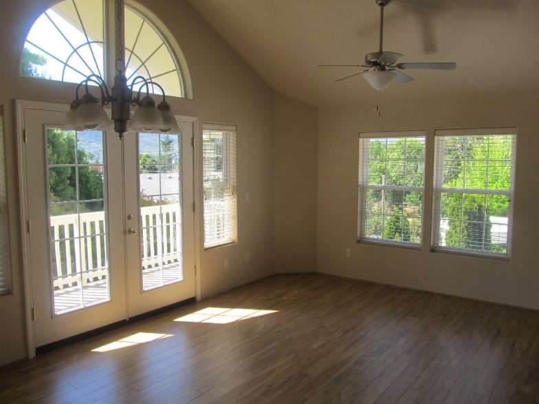 Building Photo - 1660 NE Foothill Blvd