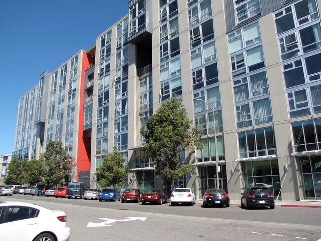 Building Photo - 311 Oak St