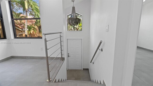 Building Photo - 15533 N Miami Lakeway