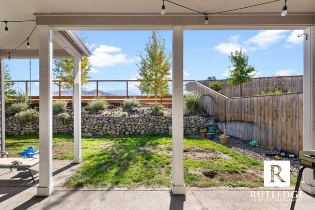 Building Photo - STUNNING 4 Bed/3.5 Bath Home in Talent!!!