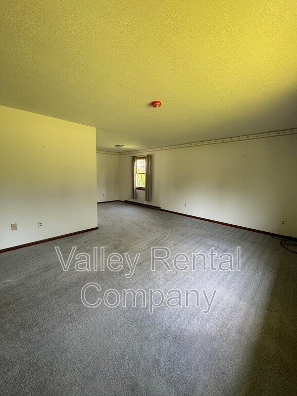 Building Photo - 120 Mt Warner Rd