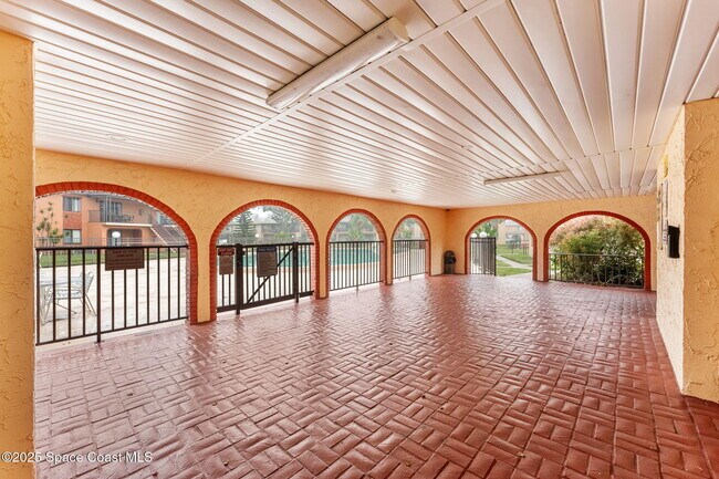 Building Photo - 251 San Juan Cir