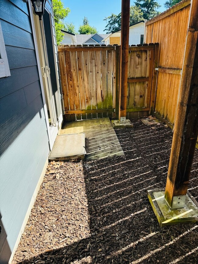 Building Photo - Charming Remodeled Camas Duplex