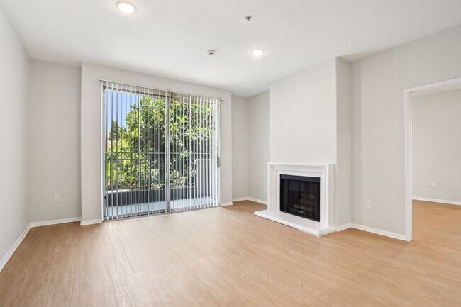 Interior Photo - 2201 Beverly Glen Blvd.