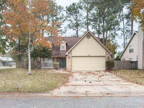 Building Photo - "Spacious 5-Bedroom Home Retreat in Fort Walton Beach!"