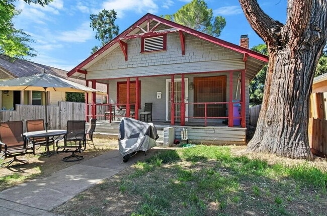 Primary Photo - 3615 6th Ave