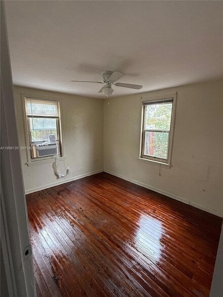 Building Photo - 1062 NE 38th St