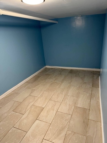 Building Photo - 527 Kimball Ave