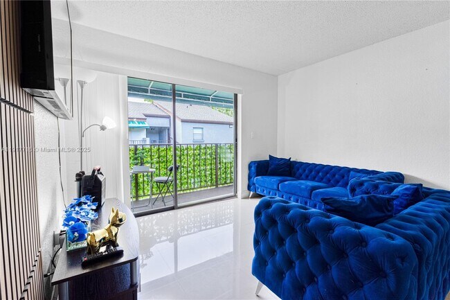 Building Photo - 7419 SW 152nd Ave