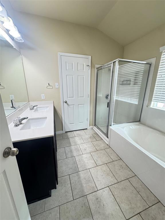 Building Photo - 1610 Windridge Dr