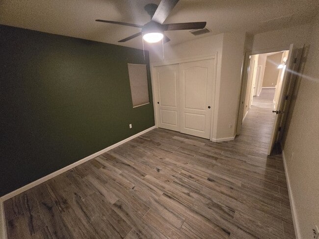 Building Photo - Beautiful 3 bedroom, 2 bath Home available