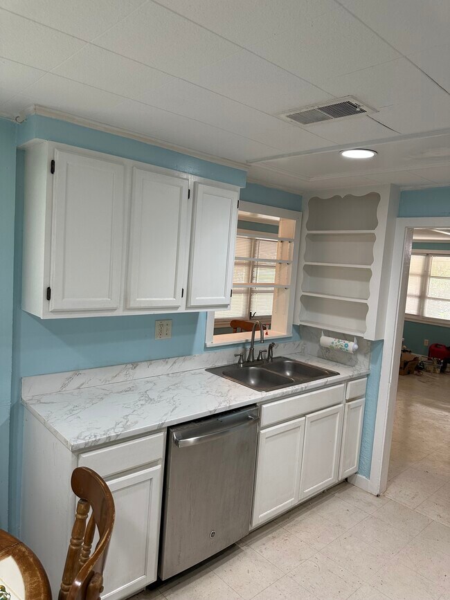 Building Photo - 506 Brentwood Dr