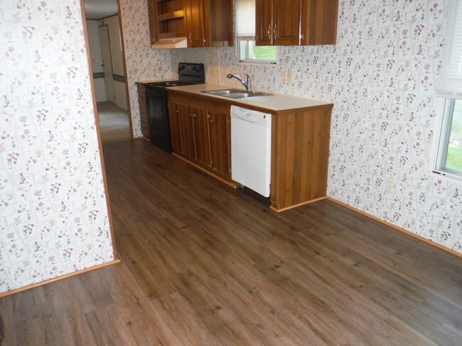 Building Photo - 127 John Lewis Dr