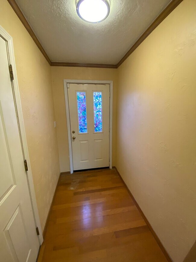 Building Photo - Beautiful 3 Bedroom Home in NE Albuquerque