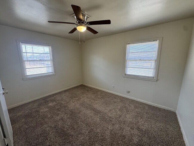 Building Photo - 5402 22nd St