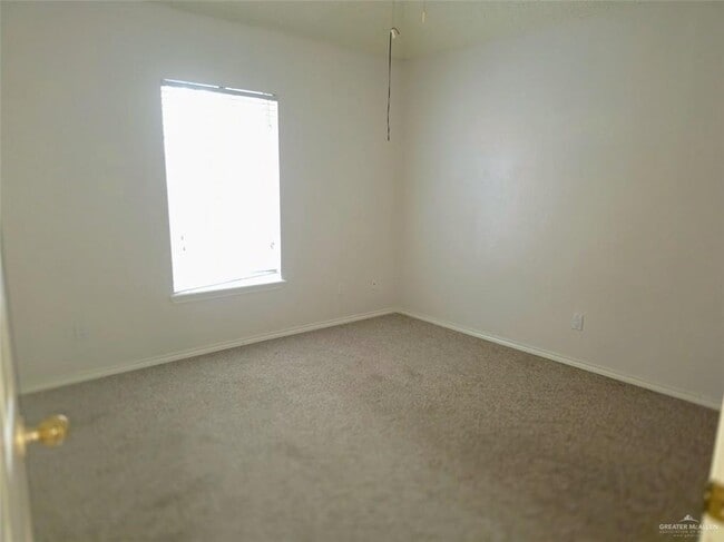 Building Photo - 28 Warbler Ave