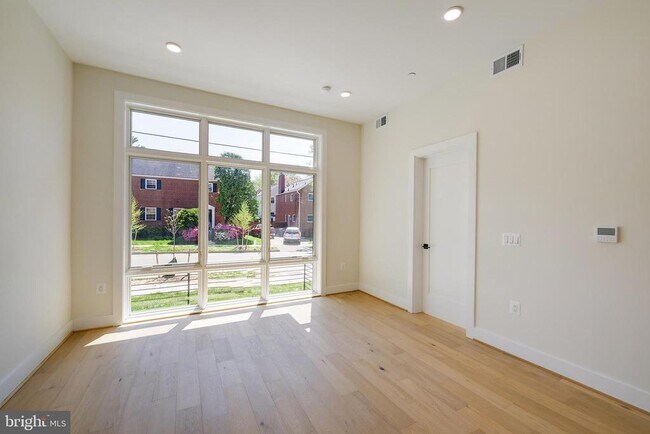 Building Photo - 4347 Harrison St NW