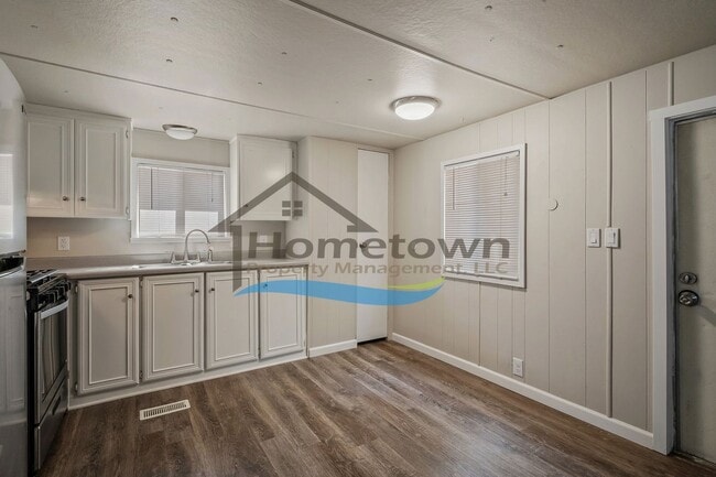 Building Photo - Very Nice 2 Bed 1 Bath Single Wide Mobile ...