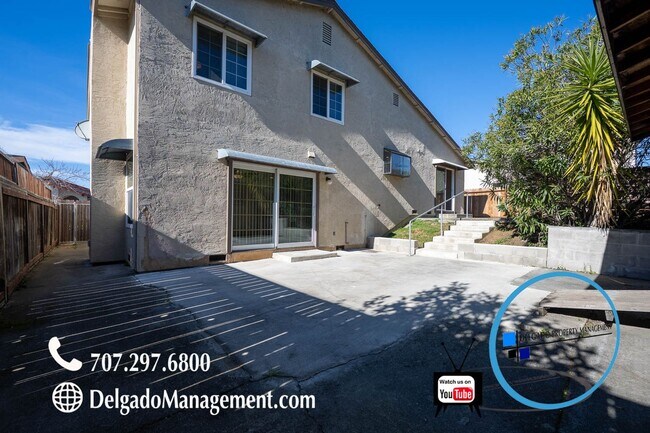 Building Photo - Large beautiful home