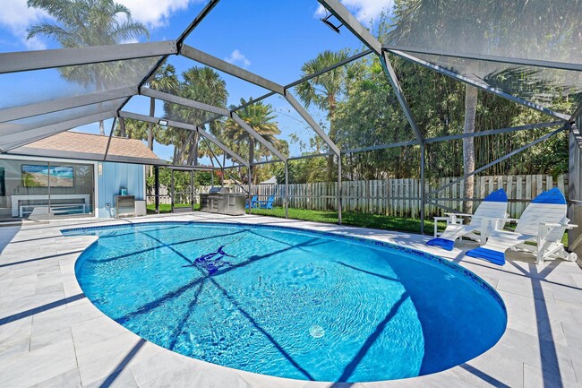 Building Photo - 905 Sandy Oaks Dr