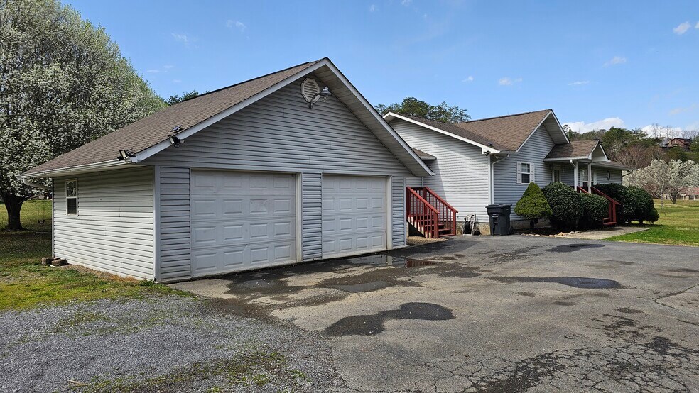 Building Photo - 2802 Seth Rd