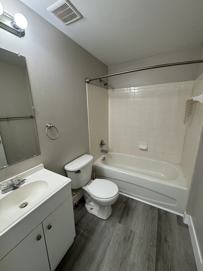 Building Photo - 10825 Windsor Walk Dr