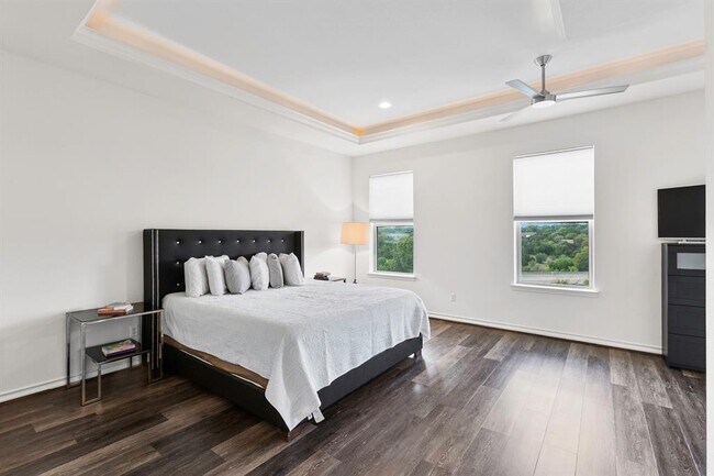 Building Photo - 221 Adams St