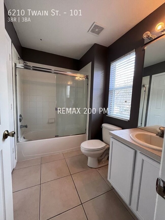 Building Photo - 6210 Twain St