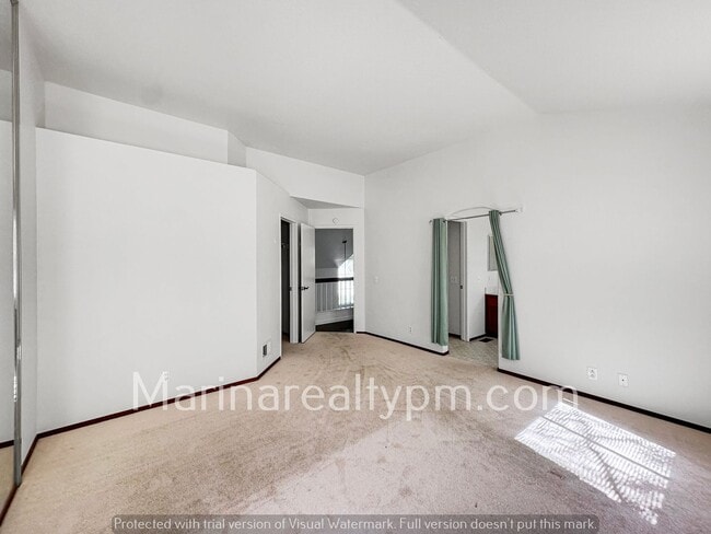 Building Photo - Charming 4 bedroom 2.5 bath in Glen Cove, ...