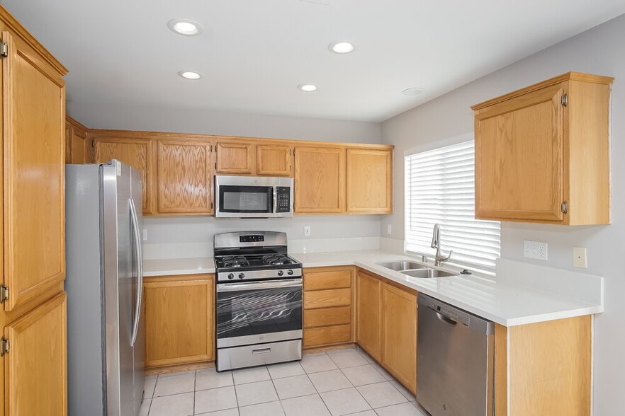 Building Photo - 4926 Rancho Domingo Ct