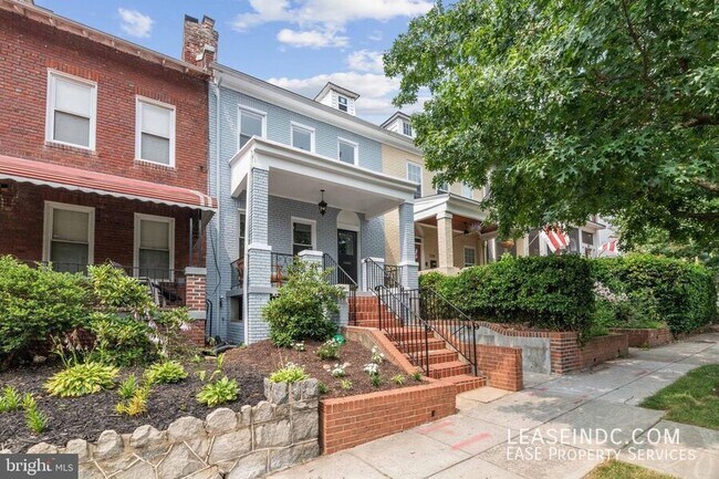 Building Photo - 121 Webster St NW