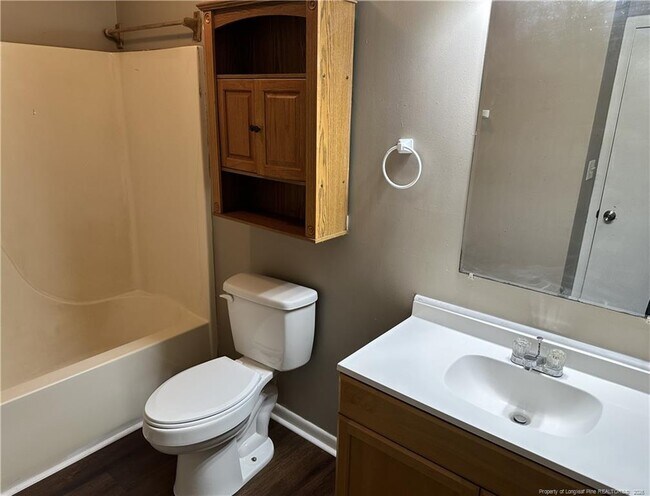 Building Photo - 1542 Londonderry Pl