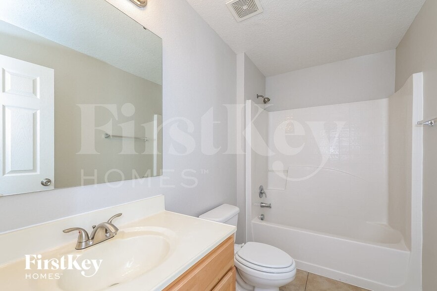 Building Photo - 104 Cabrillo Dr