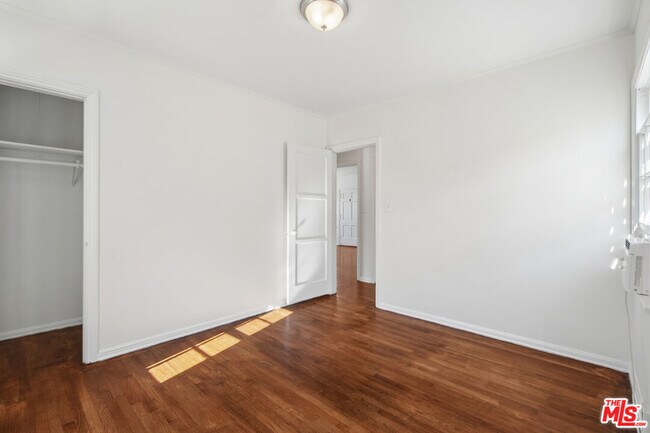 Building Photo - 1047 S Holt Ave