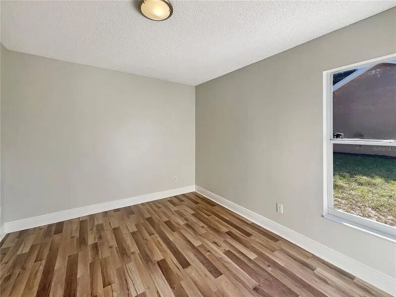 Building Photo - 441 Nevada Loop Rd