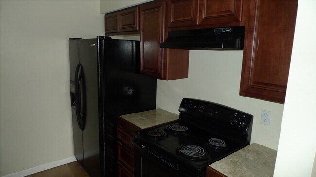 Building Photo - 16111 Aspenglen Dr