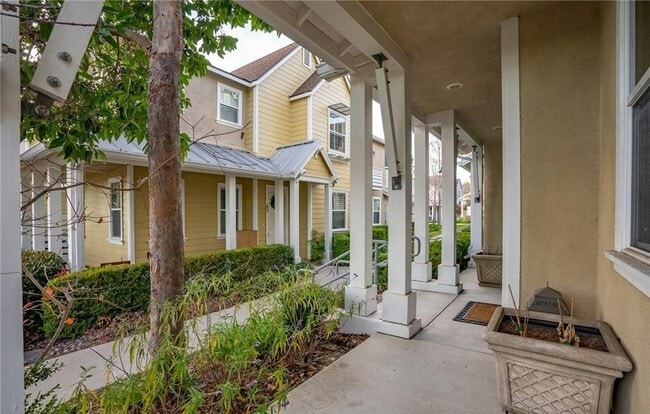 Building Photo - 3591 Sacramento Dr