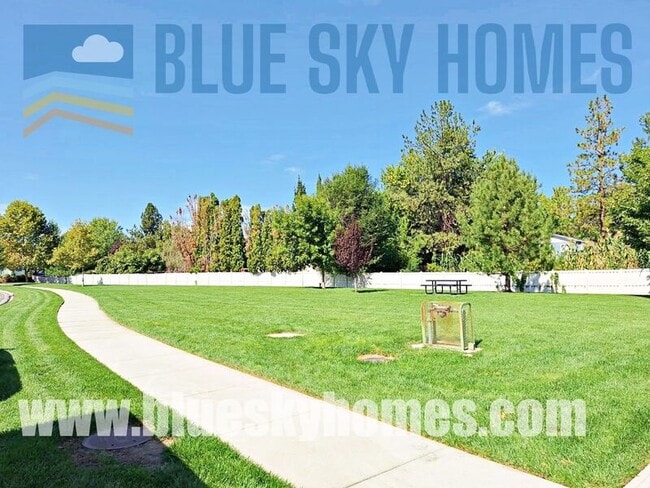 Building Photo - 11633 Baserri Dr